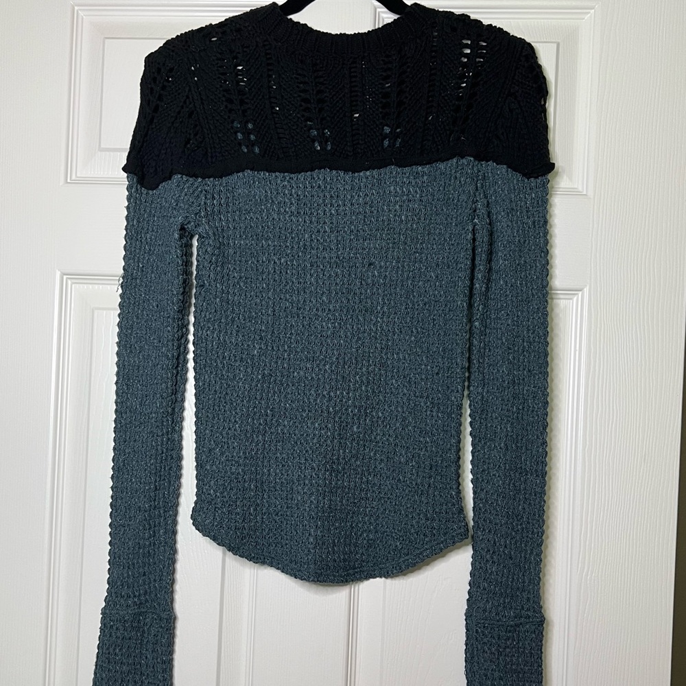 Free People Women’s Blue and Black Knit Sweater XS